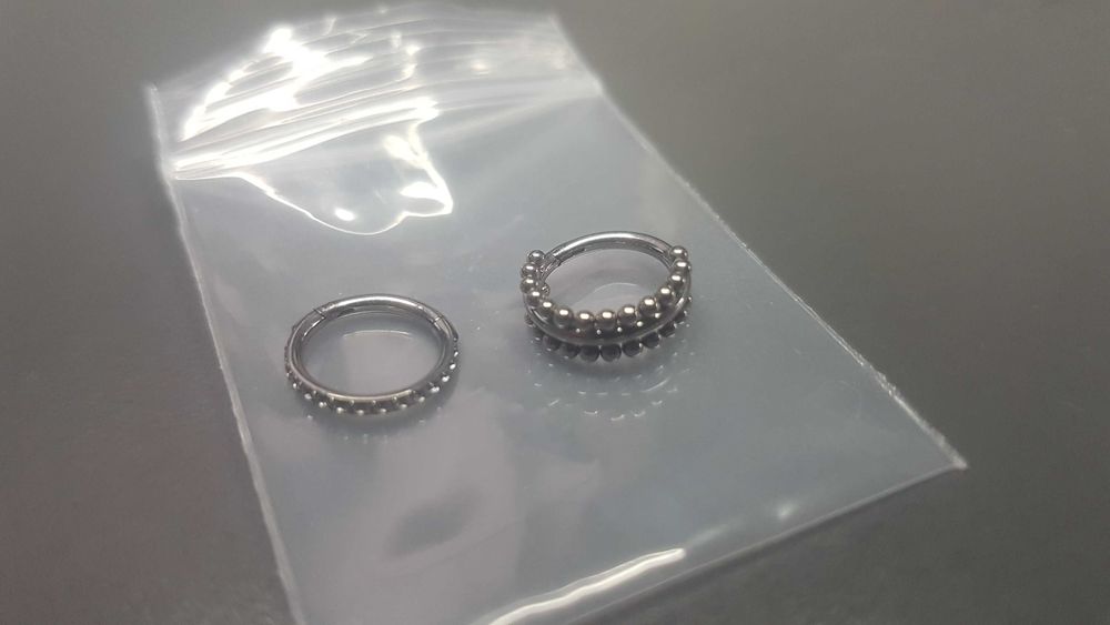 2 Brincos Piercings em Titanium 16G 1.2x8mm NOVOS