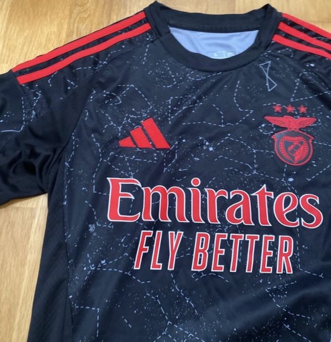 camisola benfica preta 24/25