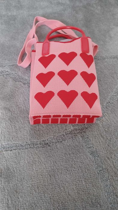 Mini rozowa torebka crosbody serduszka