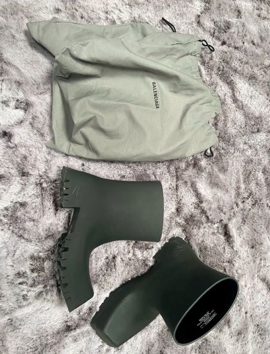 Balenciaga trooper 42