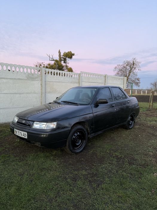 Продам авто на ходу сів поїхав
Гарний стан 
Мотор дуже гарно працює коробка теж
Ходова зроблена
Єдине є нюанси не великі по кузову 
Заводиться дуже гарно 
Зимова гума
За всіма питаннями пишіть або дзвоніть