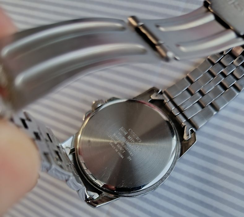 Relógio  CASIO , modelo: DW-5300-1BV ( excelente )