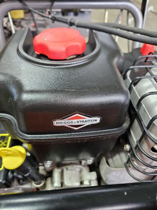 Odśnieżarka Husquarna ST 268 EPT