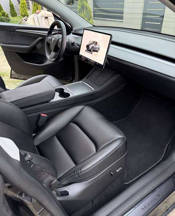 Tesla Model Y 2024 Long Range 82 kWh