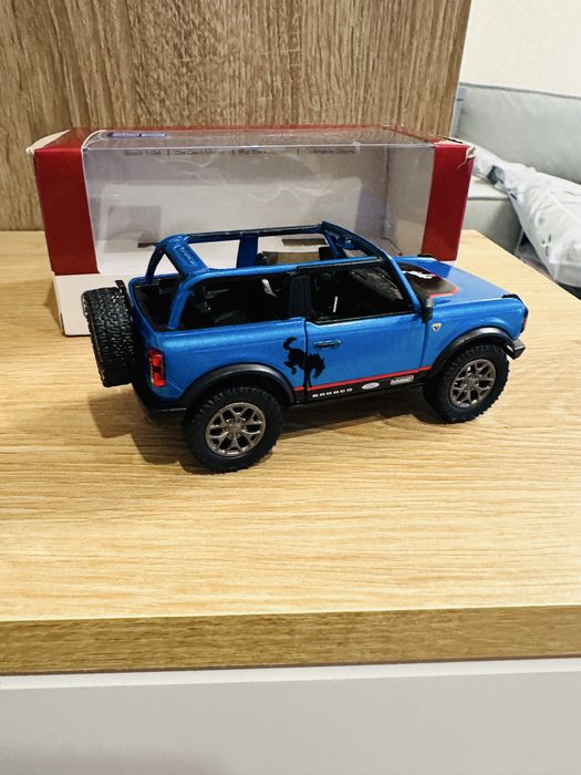 Металева машинка джип Kinsmart Ford Bronco