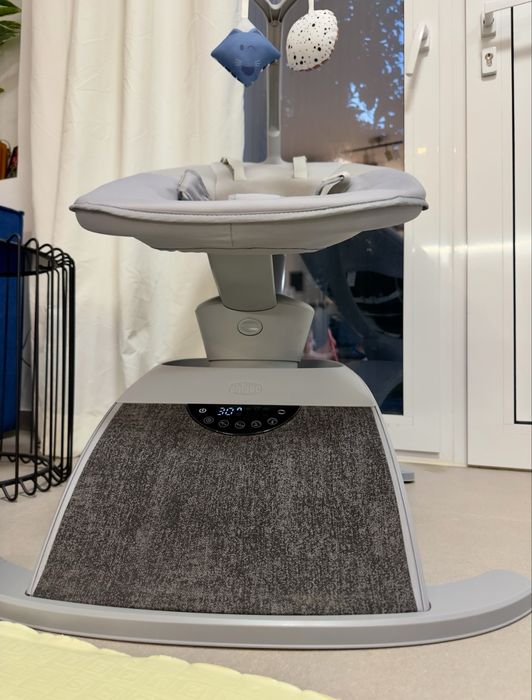 Продам заколисуючий центр Chicco comfy wave