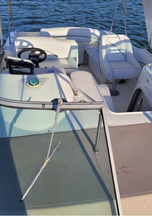 Łódź motorowodna motorówka Larson 280