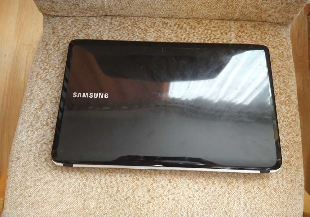 Samsung RV510, ekran 15.6", procesor Intel Celeron 2x2.30GHz, 4Gb Ram, ładny
