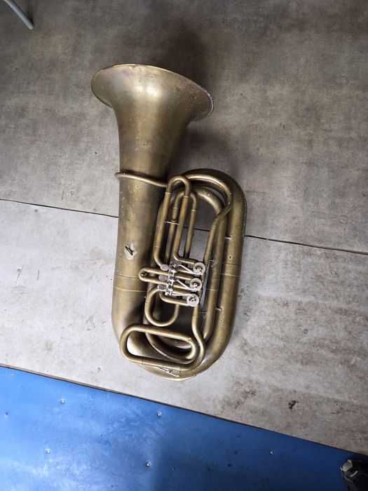 Zabytkowa Mosieżna Tuba basowa