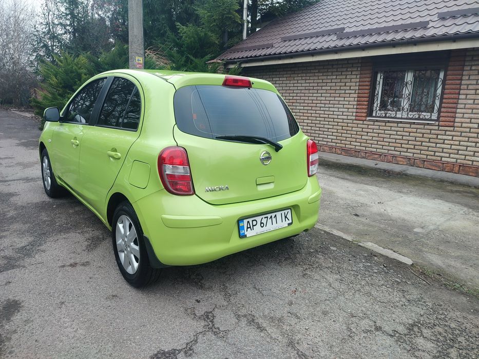НИССАН МИКРА 2013г АВТОМАТ авто в отличном состоянии.