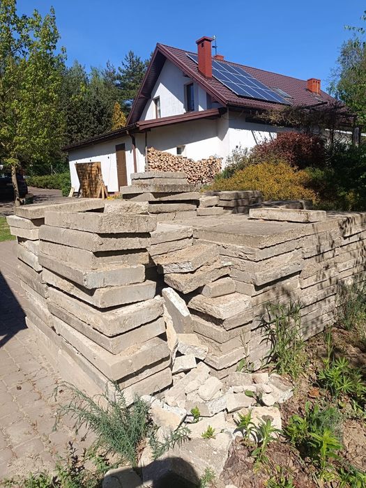 Płyty chodnikowe 50 cm i krawężnik