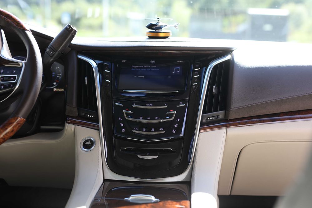 Cadillac Escalade ESV Luxury AWD 2015