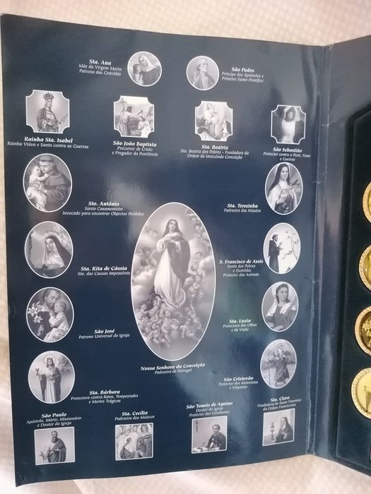 Coleção de medalhas banhadas a ouro