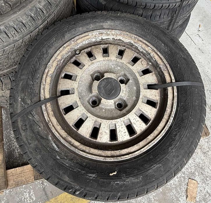 Conjunto de Jantes - RENAULT 9