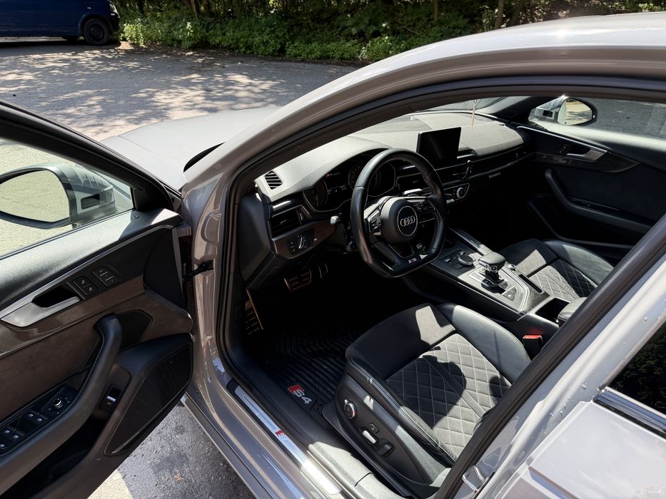 Audi S4 b9 3.0tfsi quattro