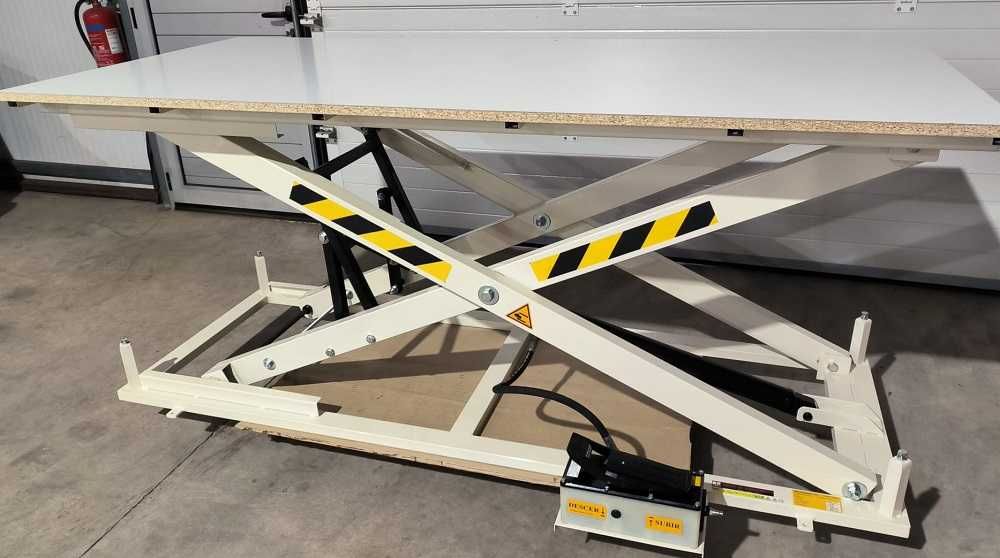 Plataforma elevatória / Mesa elevatória