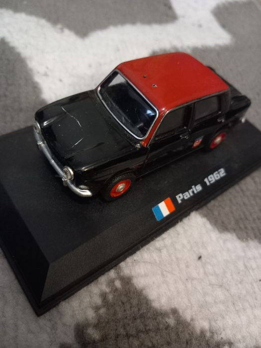 Stara taksówka do kolekcjonowania