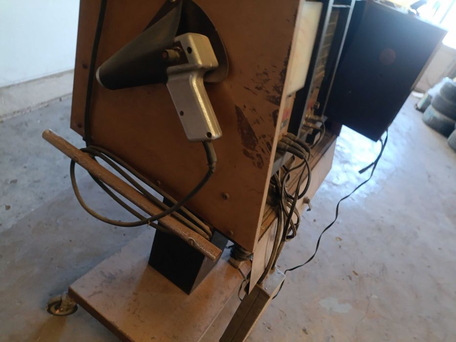 Maquina de diagnóstico anos 80 funcional , ideal para decoração