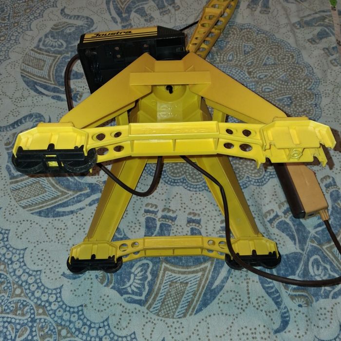 Brinquedo -grua eletrica  Joustra com caixa