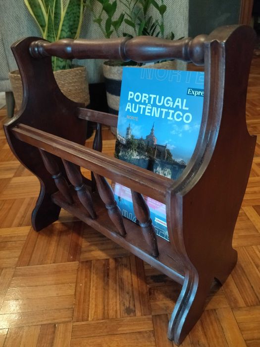 Porta revistas antigo em madeira maciça