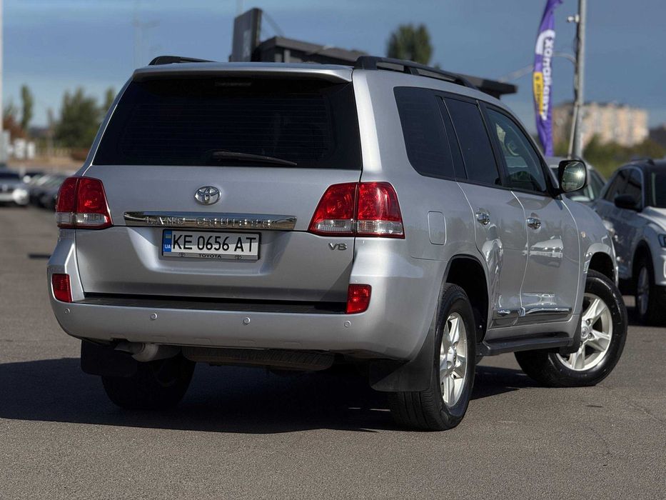 Avtoreal Toyota Land Cruiser 200 Дизель 4.5