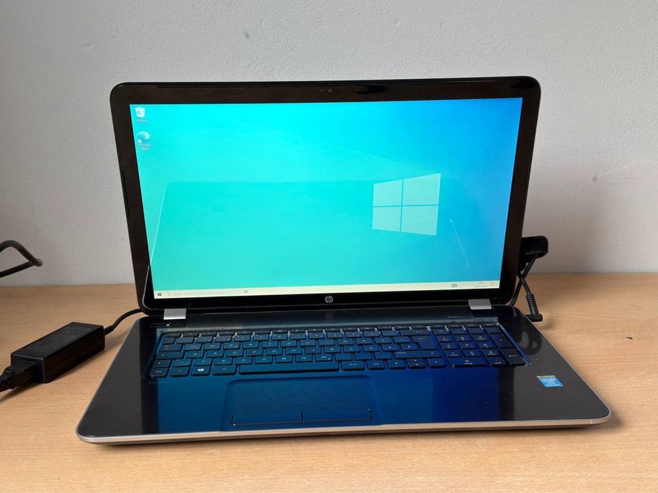 Ноутбук HP 17 – Pentium 2020M / 4 ГБ / SSD 120 ГБ