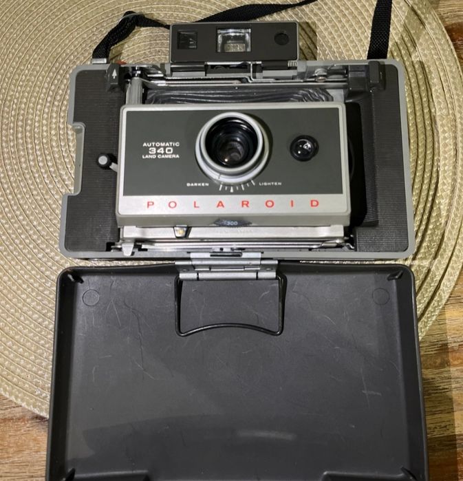 Máquina fotográfica antiga Polaroid 340