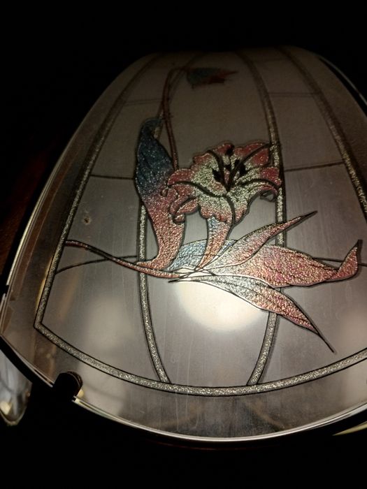 Продам люстру  на 8 плафонов