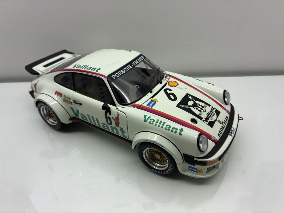 Модель Porsche RSR 1:18 Schuco