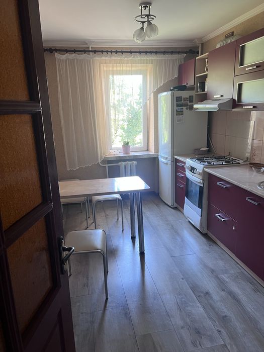 Продам трьох кімнатну квартиру на Соборності