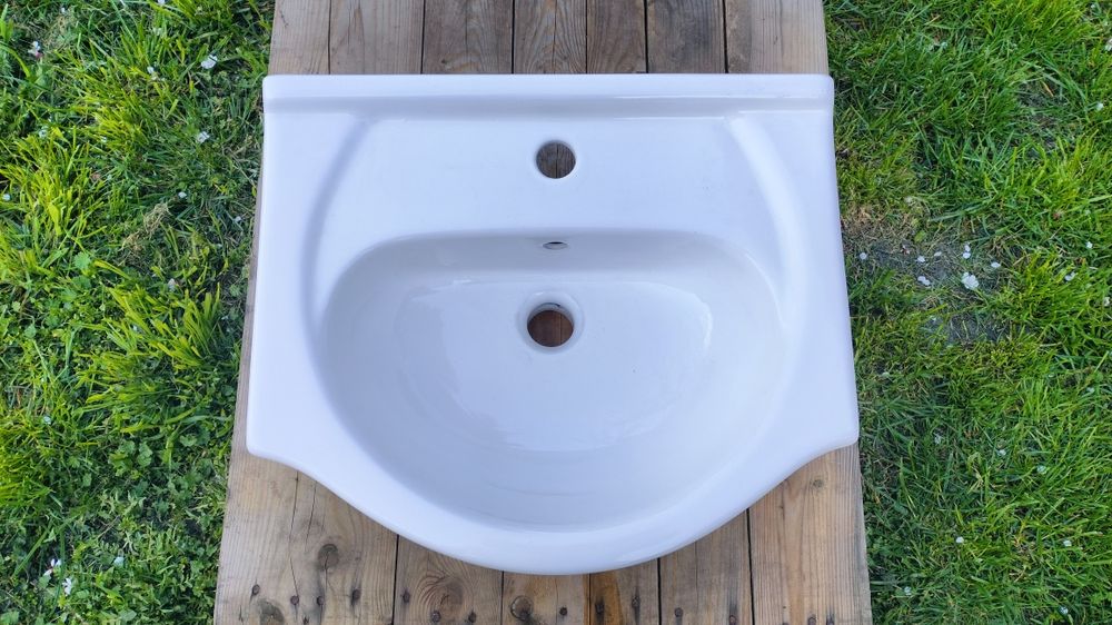 Umywalka do łazienki sprawna
