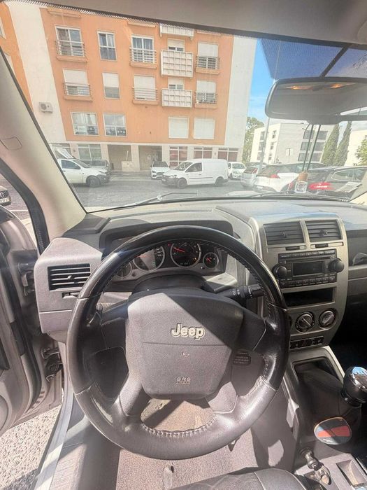 Jeep Compass 2007491142304571729920