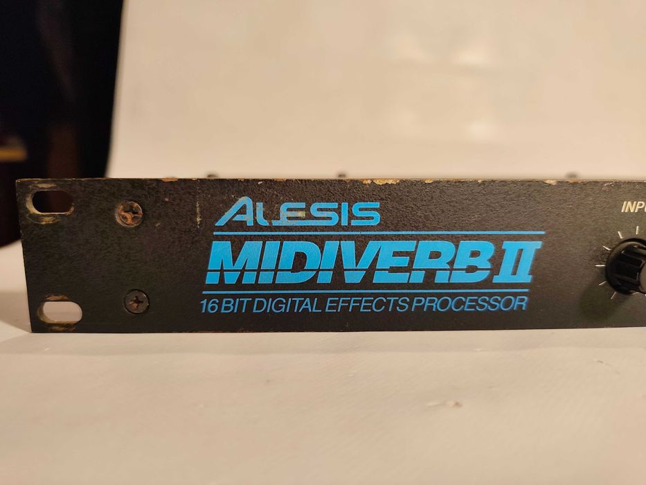 Cyfrowy 16 Bitowy procesor efektów gitarowych ,,ALESIS MIDIVERB II,,