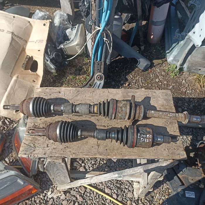 Мітсубісі ланцер 10 2.0 дизель  полуось L R