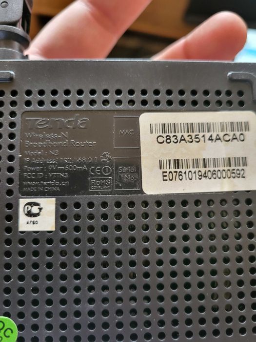 Продам роутер Tenda N3