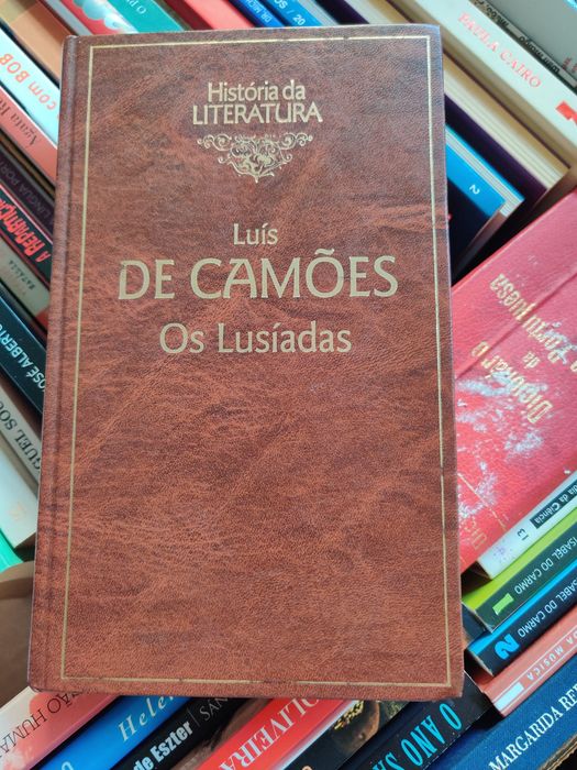 Caixa de livros variados