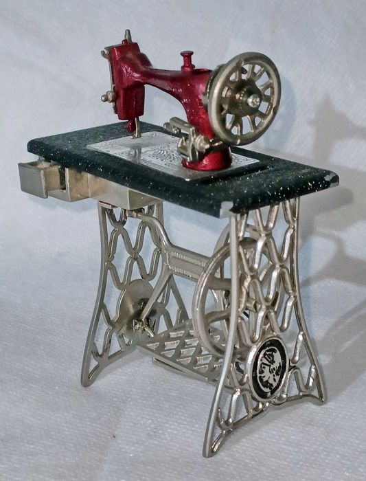 Miniaturas Maquina de costura antigas, lote de 2