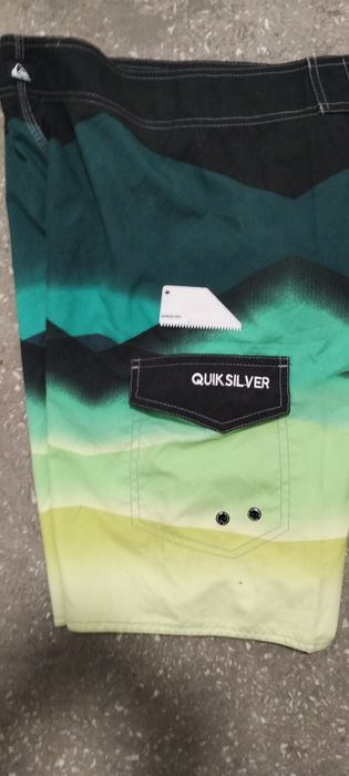 Szorty Quiksilver Super Hafty Marka Premium dostarcza surferom na cały