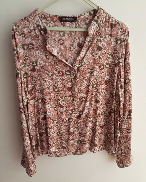 Blusa com flores