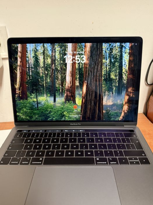Macbook pro 13 z 2018 stan bardzo dobry z plusem