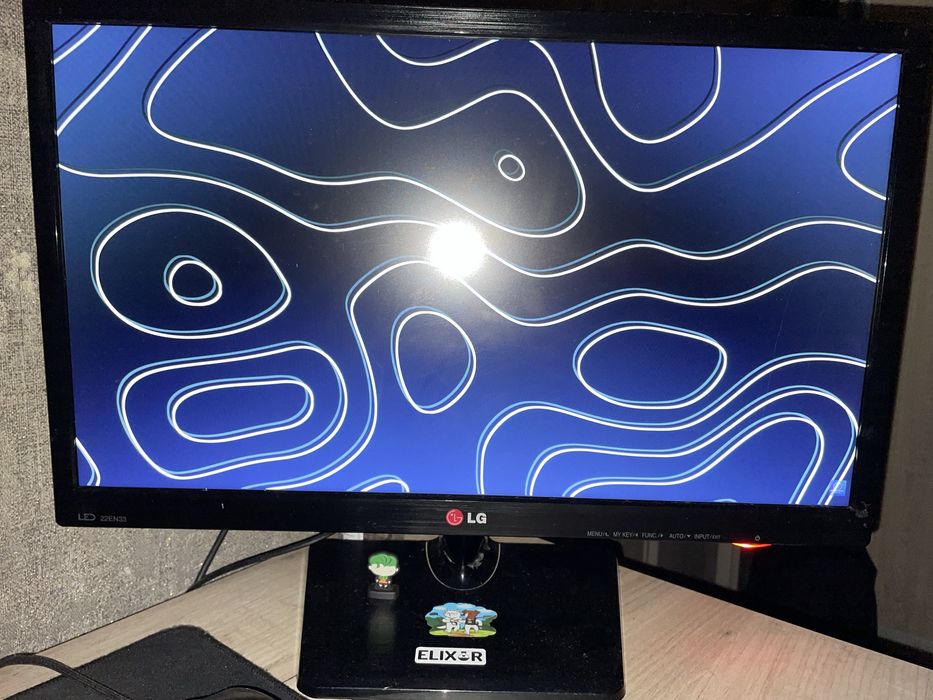 Монітор LG 22EN33
