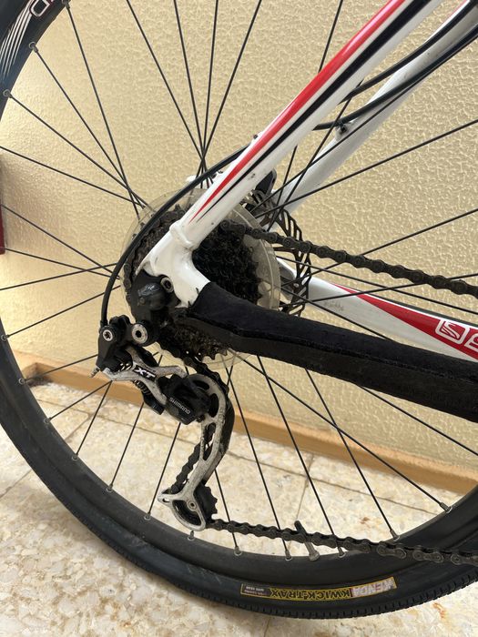 Scott Scale 50 2010 + suporte de parede + material