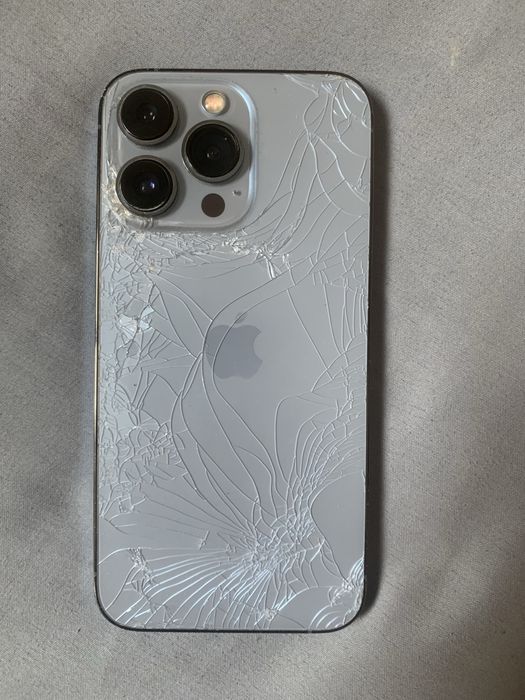 Продам Iphone 13 pro