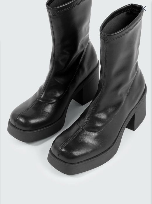 BERSHKA взуття ботильони черевики ботінки