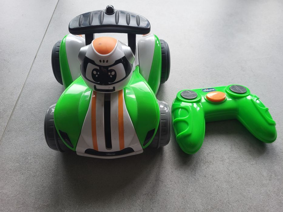 Chicco auto/robot sterowany.