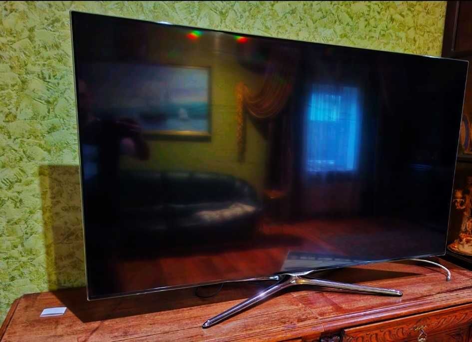 Продам LED -телевизор Samsung UE55F6500AB-Отличное состояние