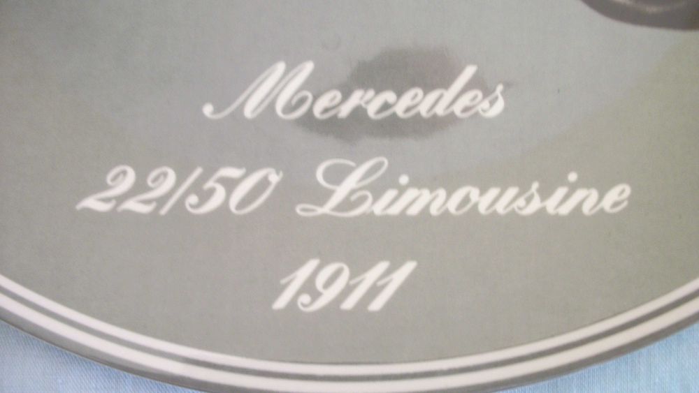 prato decorativo com simbolo mercedes