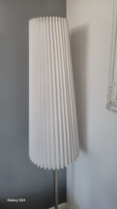 Sprzedam lampę podłogową