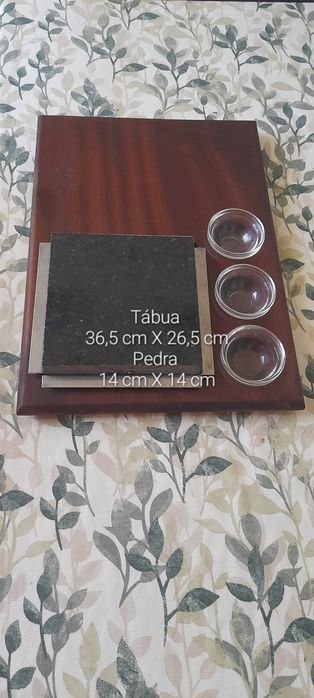 Tábua com pedra grelhar