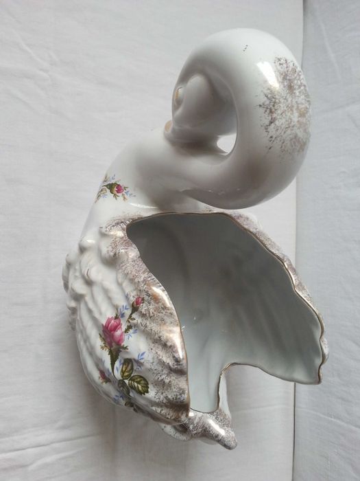 Łabędź porcelanowy Chodzież